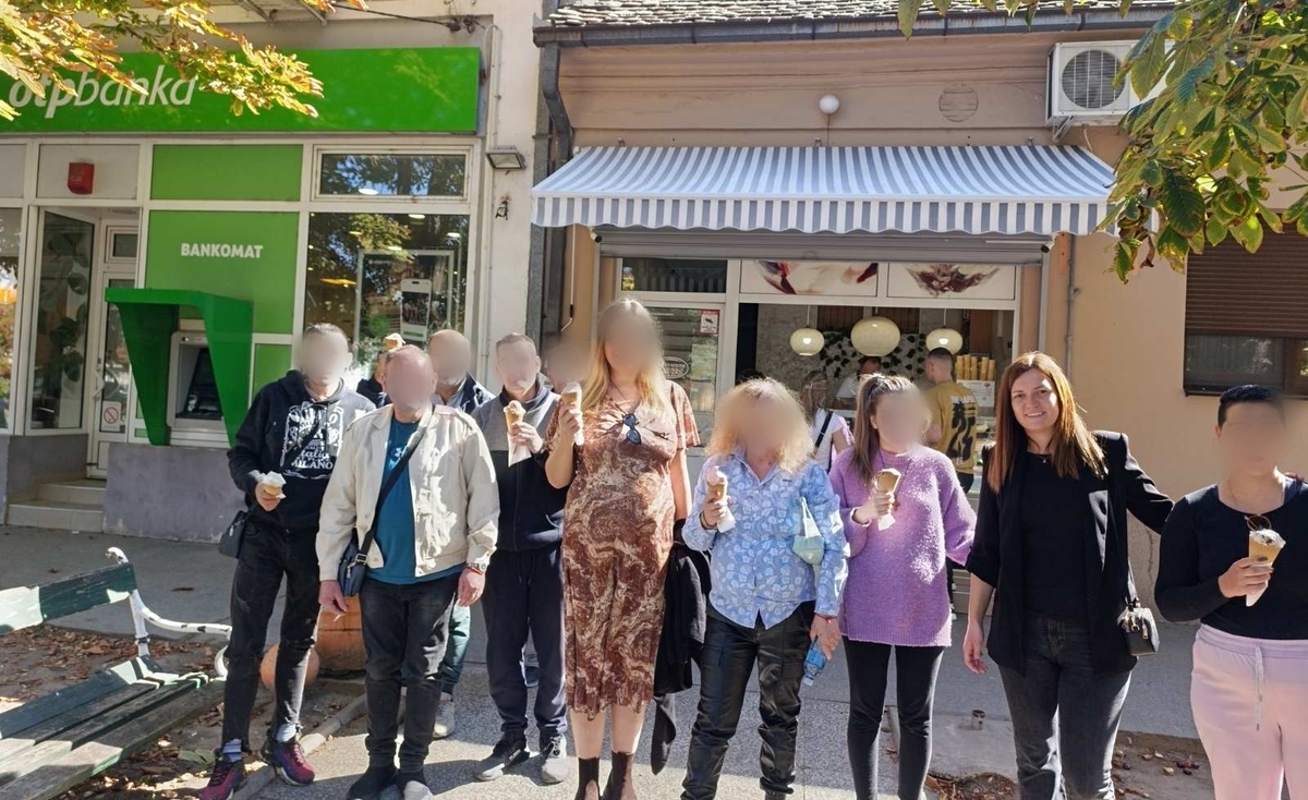 Шетњом и дружењем обележен почетак Месеца менталног здравља
